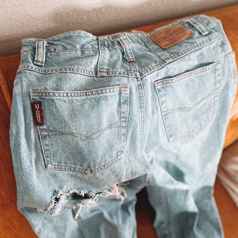 VINTAGE Union Bay hand distressed blue jeans!
